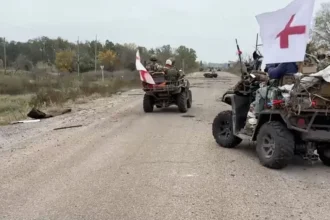 Reuters Russian sappers demining the road out of Oleshky since Tuesday