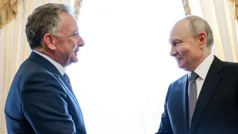 Reuters US special envoy Steve Witkoff meets Russian President Vladimir Putin in St Petersburg. Photo: 21 October 2026